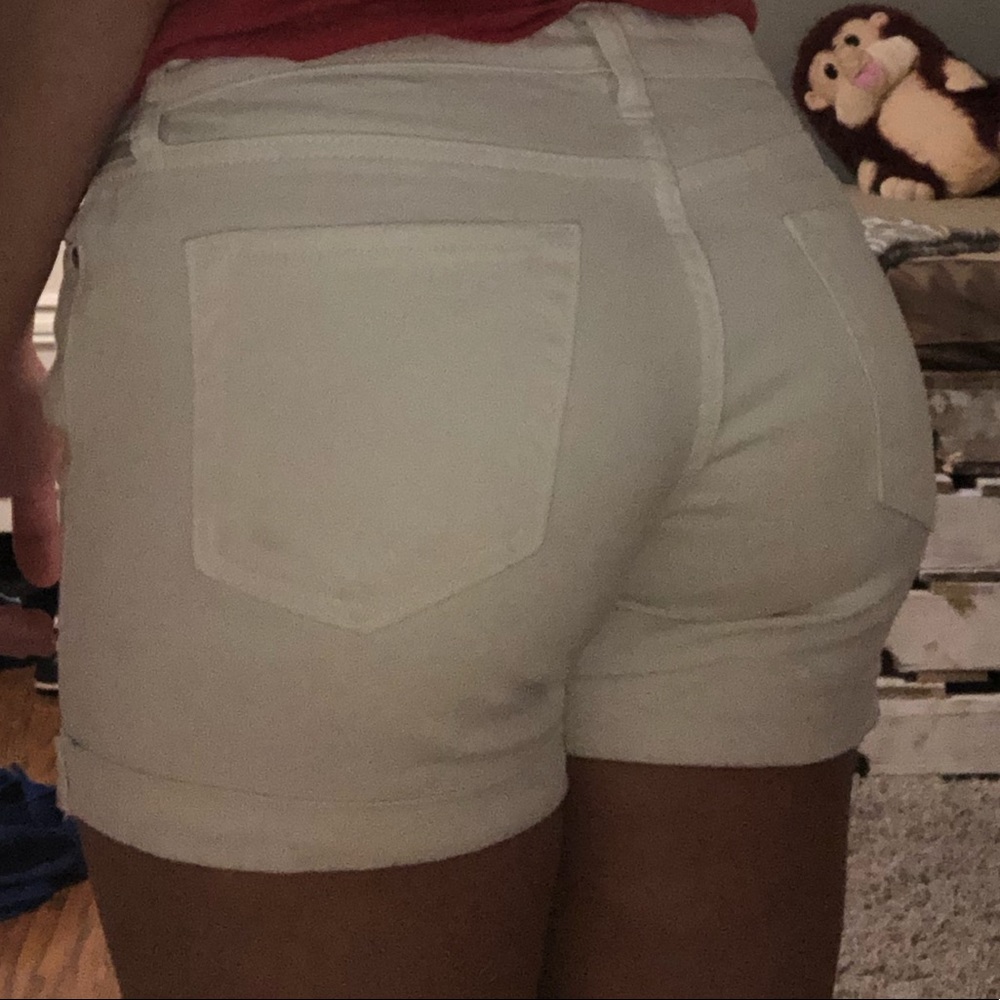 Gap Size 4 White shorts